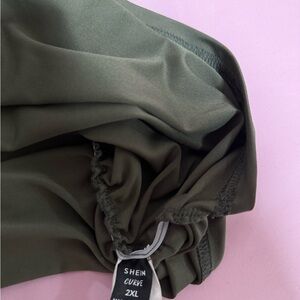 SHEIN Curve Dark Green Ruched Top
